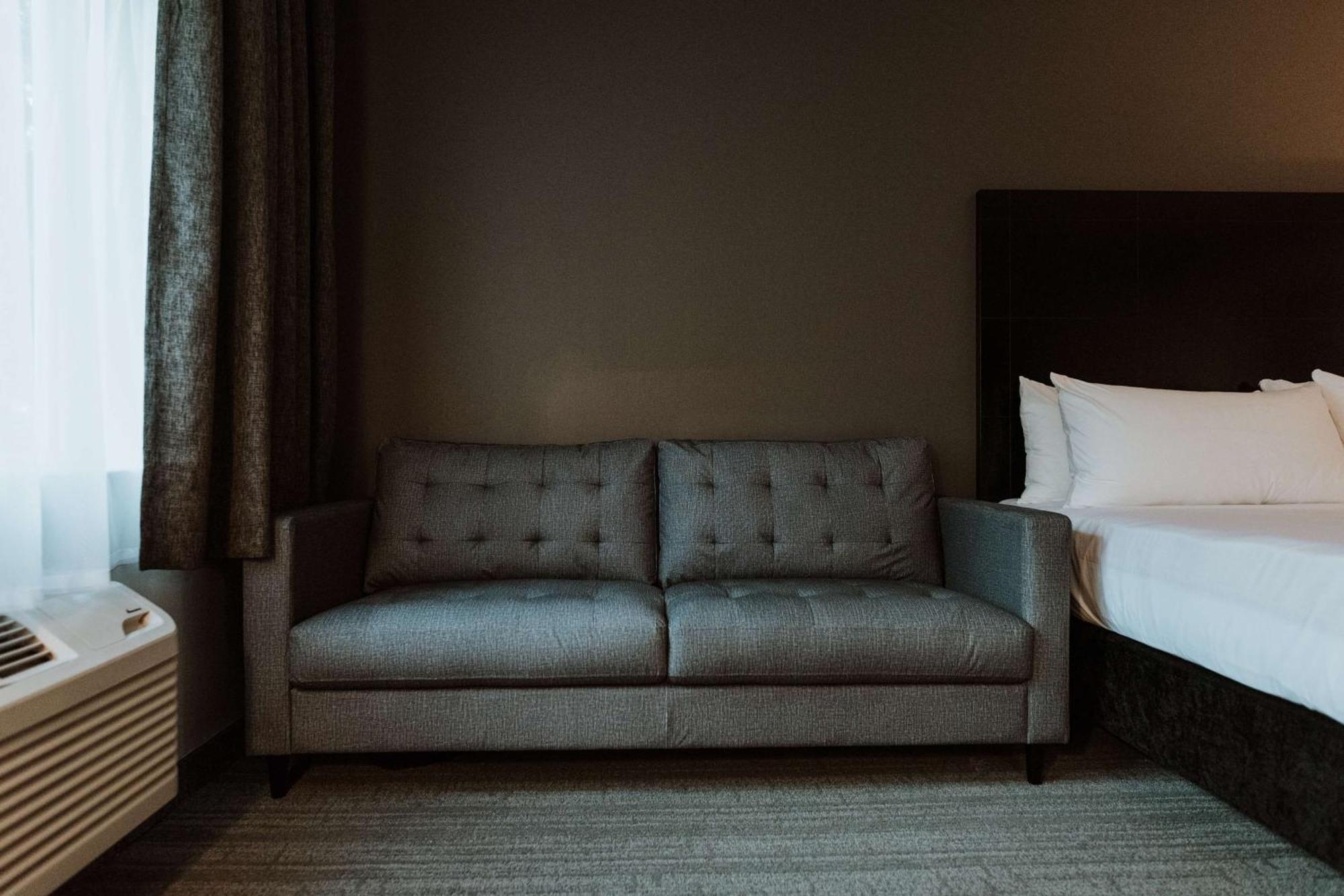 Coast & Conference Centre Hotel Nisku